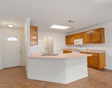 406 B Andrew Drive - Photo Thumbnail 4