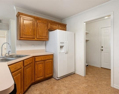 406 B Andrew Drive - Photo Thumbnail 6
