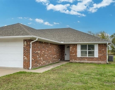 406 B Andrew Drive - Photo Thumbnail 1