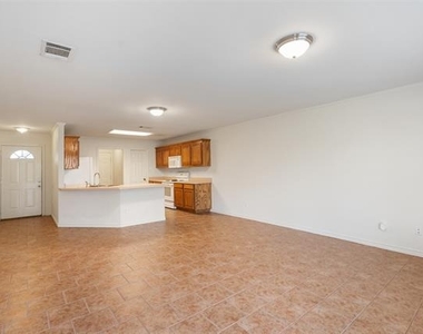 406 B Andrew Drive - Photo Thumbnail 2