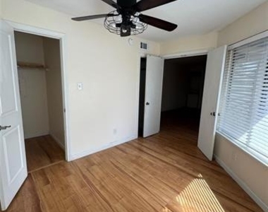 9801 Walnut Street - Photo Thumbnail 6