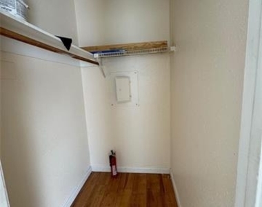 9801 Walnut Street - Photo Thumbnail 8