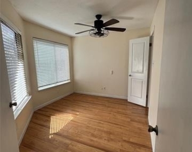 9801 Walnut Street - Photo Thumbnail 7