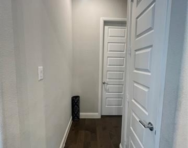 4275 Curtiss Drive - Photo Thumbnail 17
