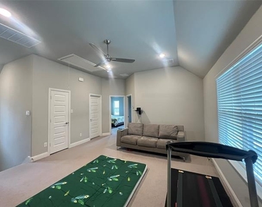 4275 Curtiss Drive - Photo Thumbnail 26