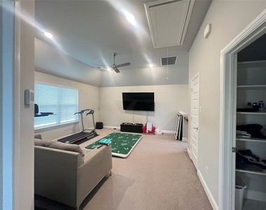 4275 Curtiss Drive - Photo Thumbnail 32