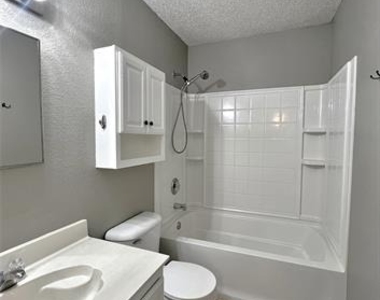 1412 Anna Lea Lane - Photo Thumbnail 14