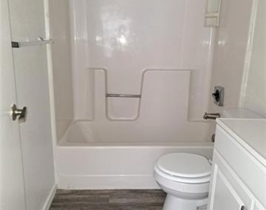 1304 Halsell Street - Photo Thumbnail 3