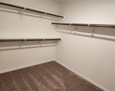 100 Stovall Lane - Photo Thumbnail 16