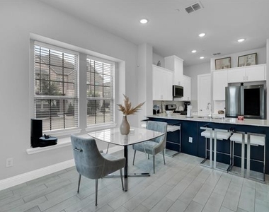 1498 Weston Road - Photo Thumbnail 6