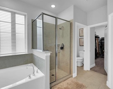 1498 Weston Road - Photo Thumbnail 15
