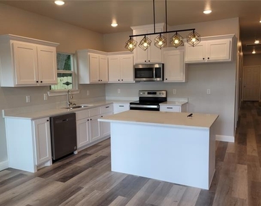 3200 King Street - Photo Thumbnail 1