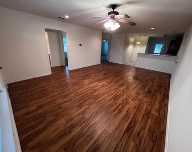 315 College Avenue - Photo Thumbnail 22