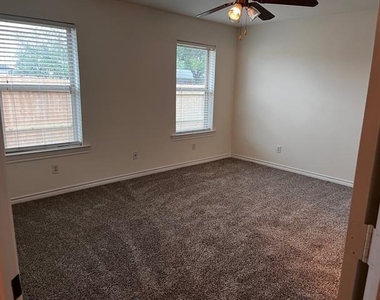 315 College Avenue - Photo Thumbnail 14