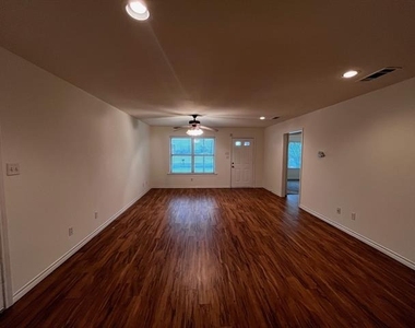 315 College Avenue - Photo Thumbnail 21