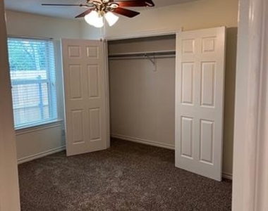 315 College Avenue - Photo Thumbnail 10