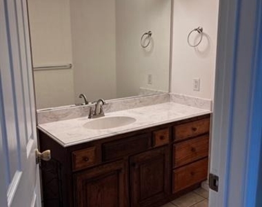 315 College Avenue - Photo Thumbnail 13
