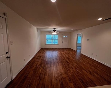 315 College Avenue - Photo Thumbnail 20
