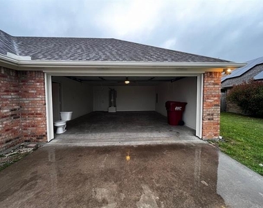 315 College Avenue - Photo Thumbnail 29