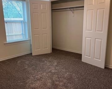 315 College Avenue - Photo Thumbnail 11