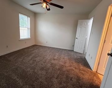 315 College Avenue - Photo Thumbnail 15