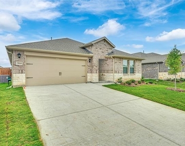 2044 Hearn Drive - Photo Thumbnail 1