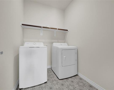 2044 Hearn Drive - Photo Thumbnail 28