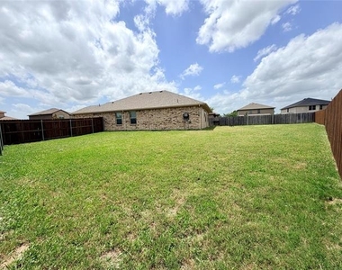 520 Cantebury Park Lane - Photo Thumbnail 25