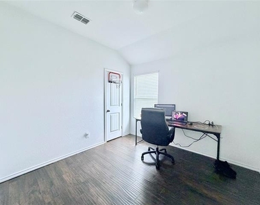 520 Cantebury Park Lane - Photo Thumbnail 14
