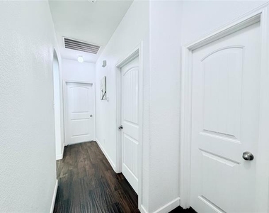 520 Cantebury Park Lane - Photo Thumbnail 12
