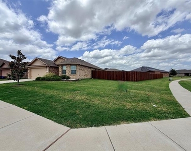 520 Cantebury Park Lane - Photo Thumbnail 2