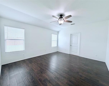 520 Cantebury Park Lane - Photo Thumbnail 17