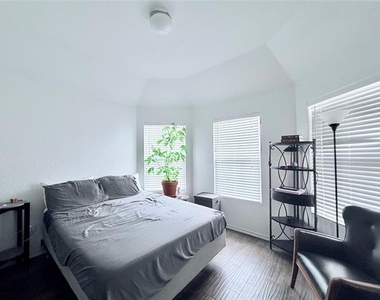 520 Cantebury Park Lane - Photo Thumbnail 16