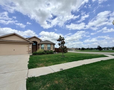 520 Cantebury Park Lane - Photo Thumbnail 3