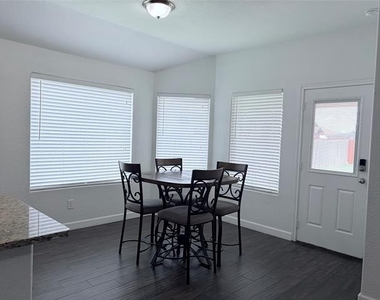 520 Cantebury Park Lane - Photo Thumbnail 11