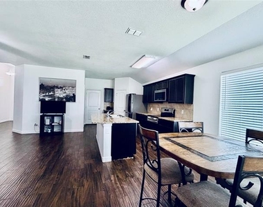 520 Cantebury Park Lane - Photo Thumbnail 9