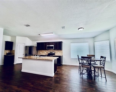 520 Cantebury Park Lane - Photo Thumbnail 8
