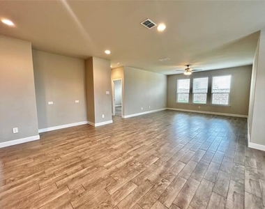 16028 Bronte Lane - Photo Thumbnail 10