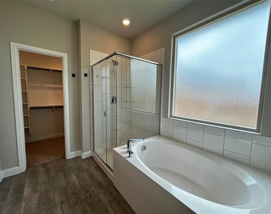 16028 Bronte Lane - Photo Thumbnail 15