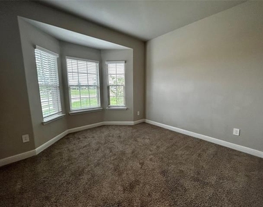16028 Bronte Lane - Photo Thumbnail 19