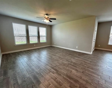 16028 Bronte Lane - Photo Thumbnail 9