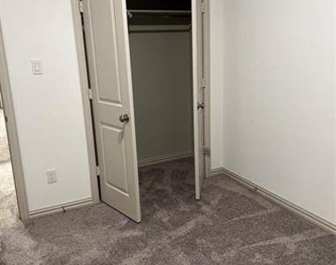 6041 Roper Road - Photo Thumbnail 13