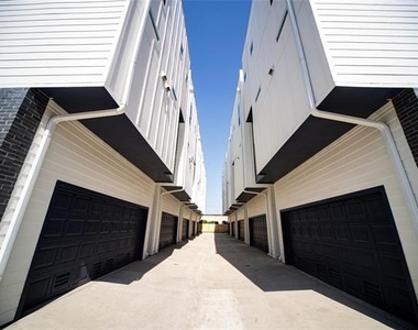 236 Urbane Crest Drive - Photo Thumbnail 18