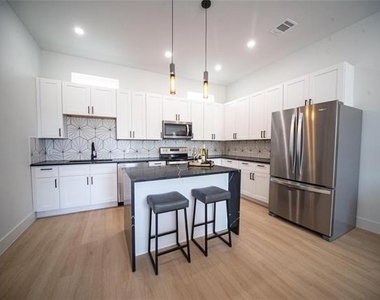 236 Urbane Crest Drive - Photo Thumbnail 5