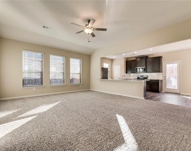 204 Lake Ridge Drive - Photo Thumbnail 3
