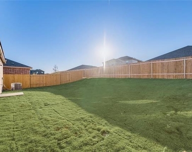 204 Lake Ridge Drive - Photo Thumbnail 22