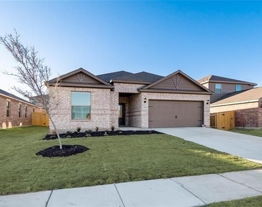 204 Lake Ridge Drive - Photo Thumbnail 1