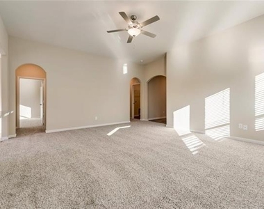 204 Lake Ridge Drive - Photo Thumbnail 5