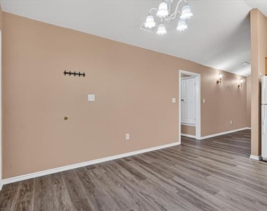 3132 Cedar Hill Street - Photo Thumbnail 6