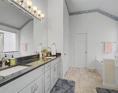 3609 Bonita - Photo Thumbnail 11